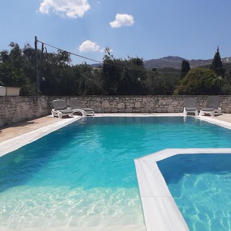 Villa Petrino - Central Flat Location Within Kassiopi. Sleeps 8 Zewnętrze zdjęcie
