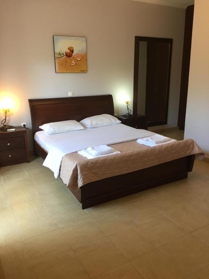 Villa Petrino - Central Flat Location Within Kassiopi. Sleeps 8 Zewnętrze zdjęcie