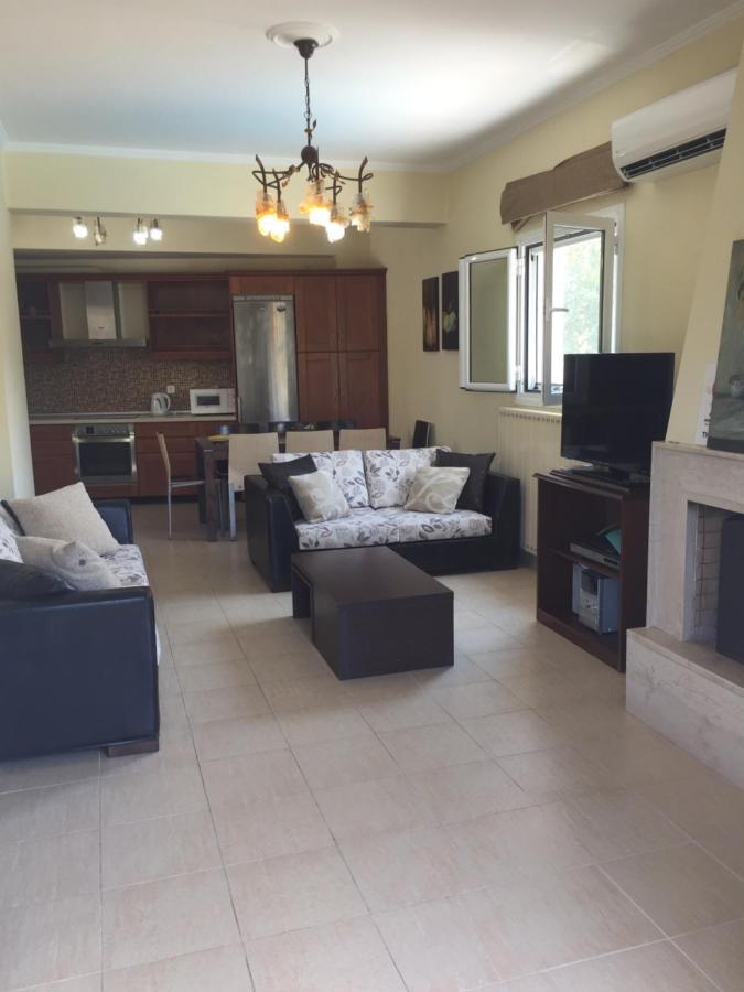 Villa Petrino - Central Flat Location Within Kassiopi. Sleeps 8 Zewnętrze zdjęcie