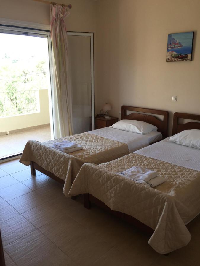 Villa Petrino - Central Flat Location Within Kassiopi. Sleeps 8 Zewnętrze zdjęcie